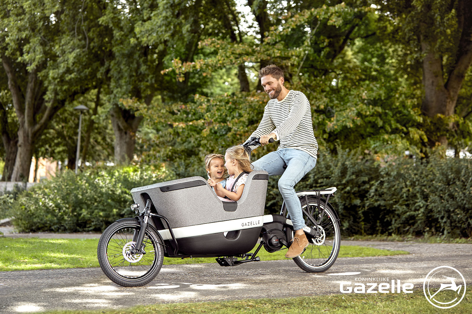 far med 2 børn på gazelle el ladcykel